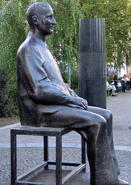 Brecht Denkmal